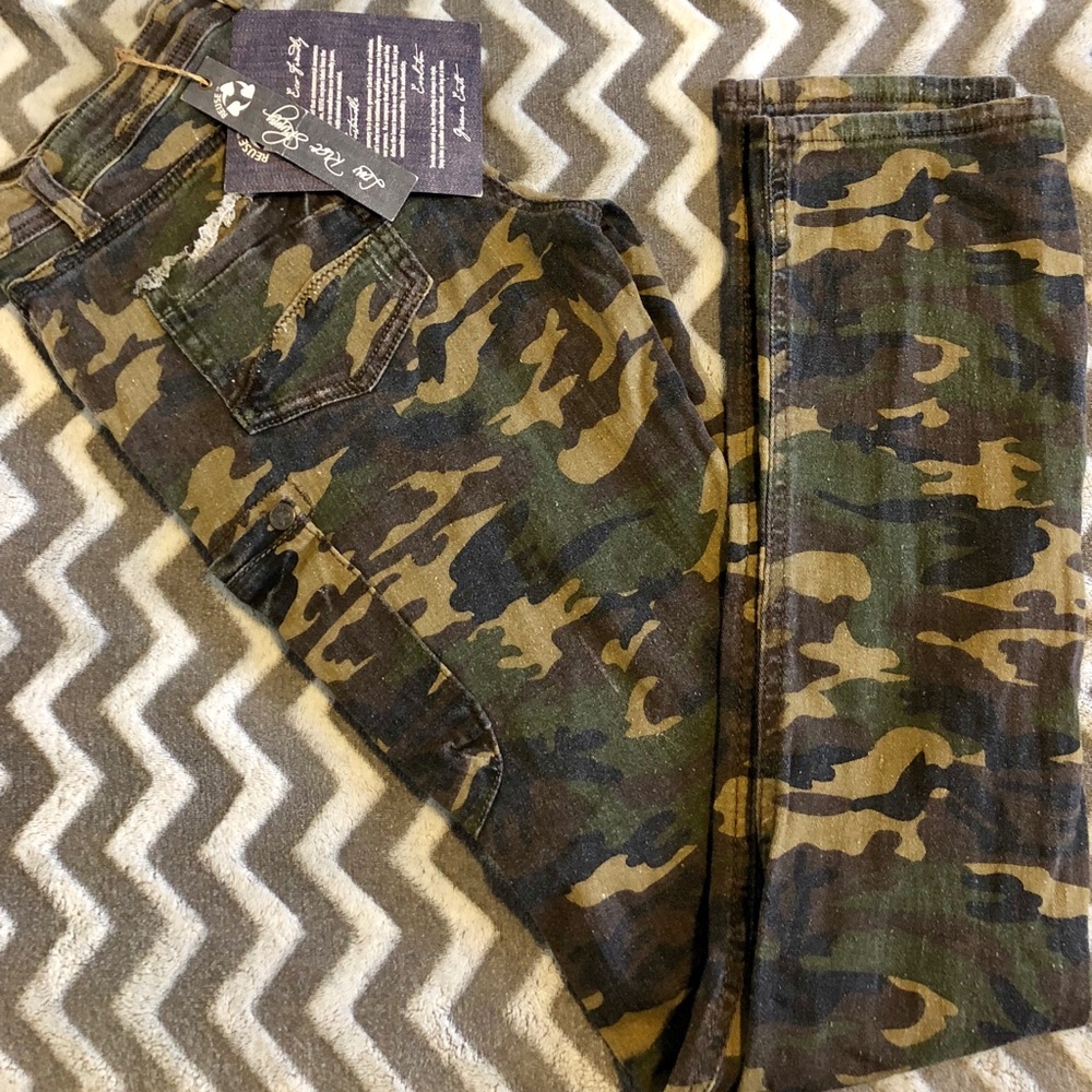 Camo stretch skinny jeans